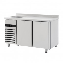 Холодильный стол – 1,43 x 0,7 m – 2 стеклянных дверей, 1 с раковиной слева и с бортом – 270 Л GGM Gastro